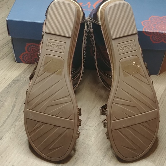 NIB Carlos by Carlos Santana Bronze Gladiator Sandals 8 - Picture 11 of 12